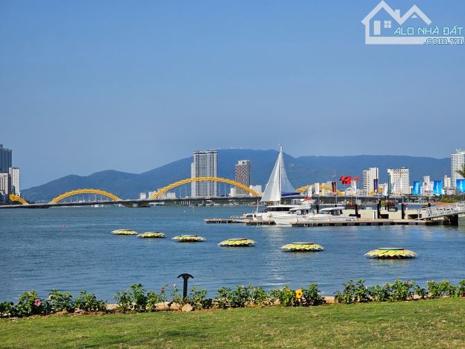 Lô đất 3 mặt tiền VỊ TRÍ ĐẸP đường Bạch Đằng Quận Hải Châu Đà Nẵng - Diện tích 550m2