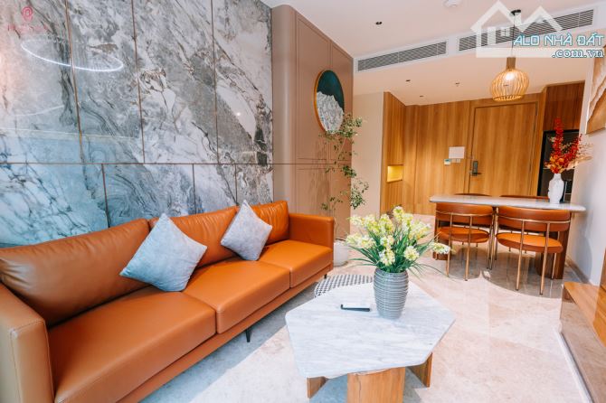 GIẢM SỐC 1,1 TỶ - PENINSULA 2 NGỦ - 2WC - CĂN GÓC VIEW SIÊU ĐẸP - HƯỚNG ĐÔNG HOA HẬU DỰ ÁN