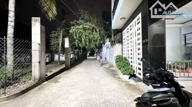 Bán nhà 2 tầng gần Chợ Đường đường TX52, phường THẠNH XUÂN, Q12, dt 105,7m²(6,7x16).Hẻm 5m