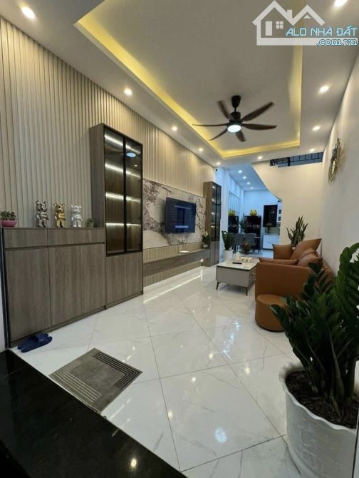 Hơn 7 tỷ- Nhà đẹp LÊ ĐỨC THỌ - GẦN Ô TÔ -dân xây - NGÕ NÔNG