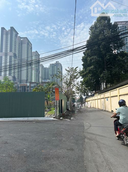 nhà Q2: Ô TÔ NGỦ TRONG NHÀ -  DT: 157M2 - chỉ 9,9TỶ. Lh Thiện Đất Vàng Q2
