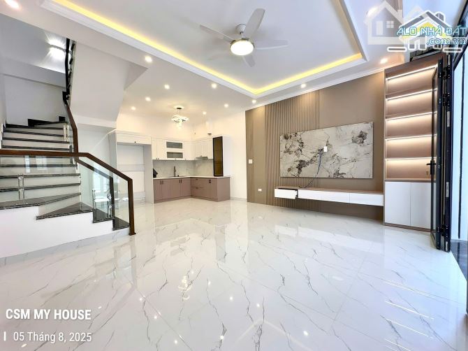 Nhà 3 tầng xây mới Trung Hành, Ngô Gia Tự