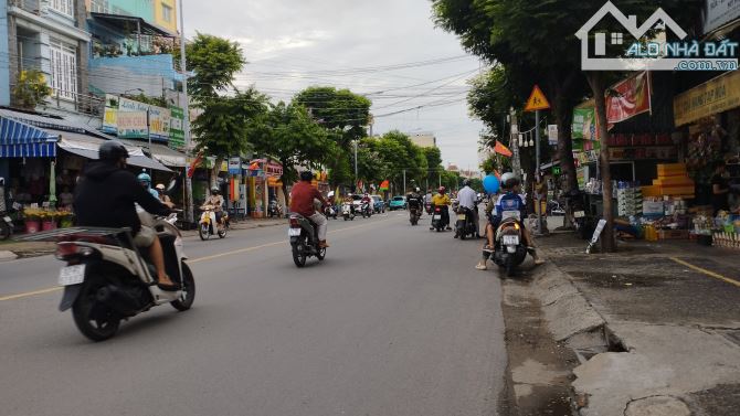 HẺM 6M SÁT MẶ TIỀN DƯƠNG THỊ MƯỜI, 3 TẦNG, 130M2, NHỈNH 6 TỶ