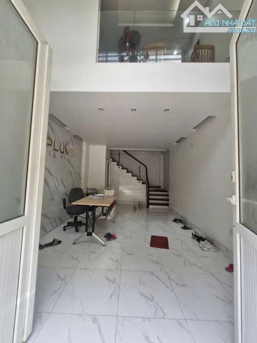 Bán nhà đẹp 5 tầng mặt phố Nguyễn Văn Trỗi, 30m2, MT 3.9m, lô góc, kinh doanh, giá 11.2 tỷ