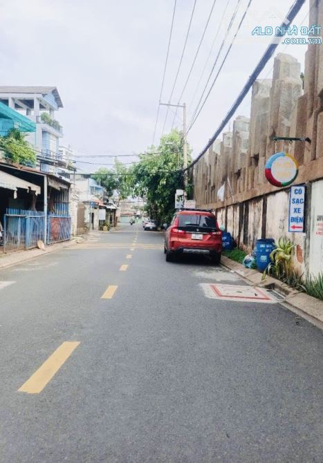 NHÀ 3 TẦNG GIÁ , 5,45 TỶ TRƯỜNG LƯU Q9.