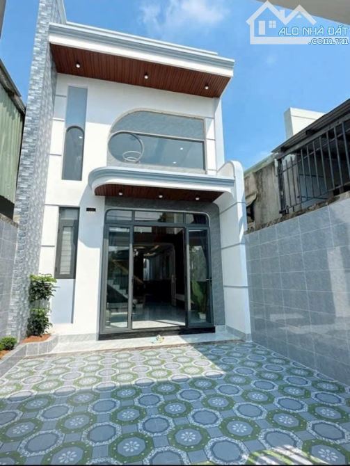 Bán nhà trệt lửng gần ngã 3 đèn vàng Changshin Thạnh Phú