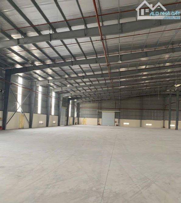 Cho thuê 1.800m2 kho xưởng đường 379 Tân Tiến, Huyện Văn Giang, Hưng Yên