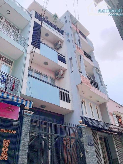 Hiếm - Nhà 4 Tầng - Hẻm XH Nguyễn Trãi, Quận 1 - DT: 4,8m x 9m - Giá: 9,X Tỷ
