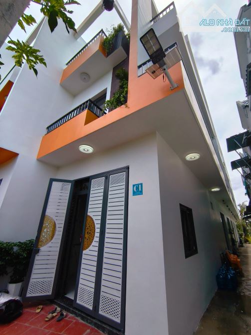 NHÀ 3 TẦNG GẦN CHỢ LONG THƯỢNG FULL NỘI THẤT TRỌN GÓI 1 TỶ 750