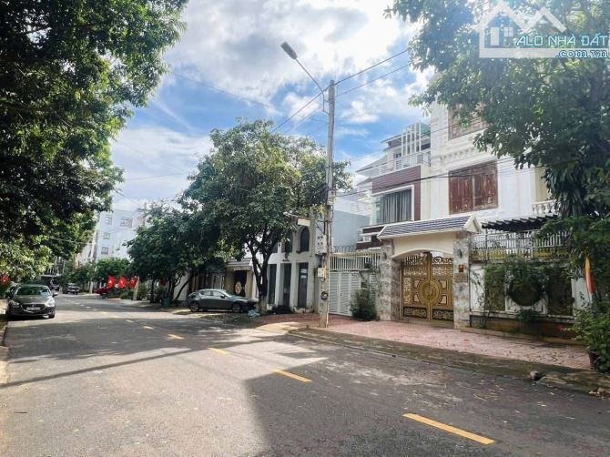 BÁN LÔ ĐẤT ĐẸP MẶT TIỀN ĐƯỜNG LÊ TRỌNG TẤN KHU METRO - DT: 5x23,6m - H: ĐÔNG NAM - 7,7 TỶ