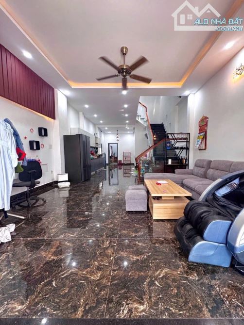 Căn nhà 3 tầng rất Vip MT  Chơn Tâm 5 - Phường Hoà Minh- TP Đà Nẵng