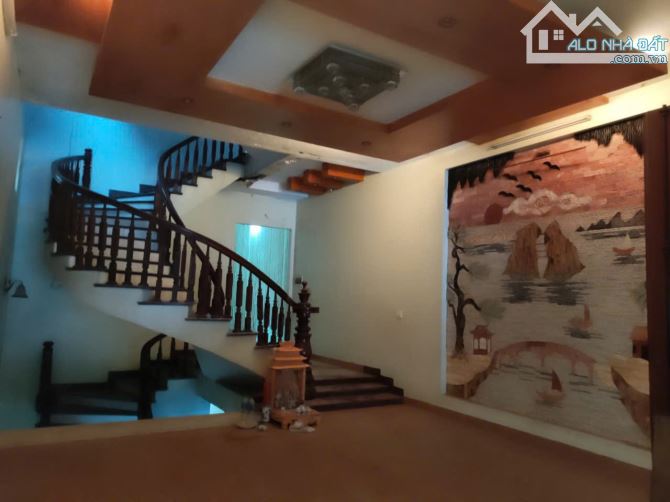 BÁN GẤP NHÀ 204m² X 3 tầng tại Quốc lộ 3 Nguyên Khê- Đông Anh; giá chỉ 70tr/m²- có RaLộc