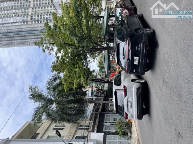 HẺM XE TẢI 180 NGUYỄN HỮU CẢNH | KẾ BÊN LANDMARK | 5 TẦNG | 50m2 | MỚI Ở NGAY  Kết cấu: Tr