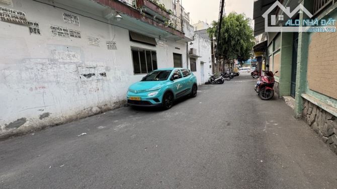 BÁN NHÀ CĂN GÓC 3 MẶT HẺM 8 M - ĐƯỜNG NGUYỄN VĂN LƯỢNG - DT 190M- GIÁ 26 TỶ