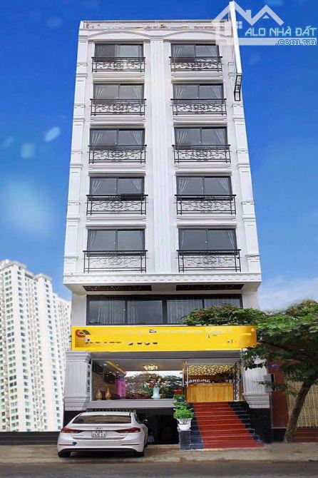 Bán KS 8 tầng MỚI MT đường Đinh Tiên Hoàng. DT 75m2. Chỉ 28tỷ