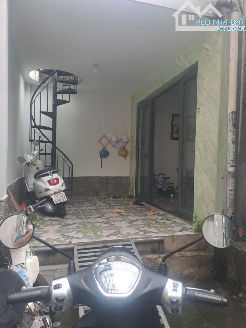 🏠Nhà Đẹp Giá Tốt – Nguyễn Văn Quá, SHR – VUÔNG VỨC   📍Nguyễn Văn Quá, 98M² – 2TẦNG . Đôn