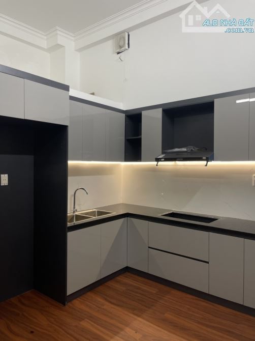 Phố Hoàng Diệu, nhà 2 tầng tiện nghi đầy đủ, vị trí tốt, gần cầu Rồng, giá chỉ 4.6
