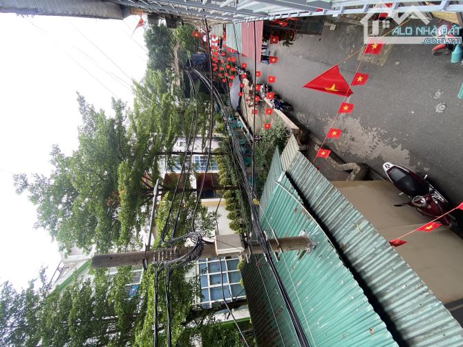 3.85 Tỷ – Tập Thể Thanh Xuân – Tầng 2 – 3 Ngủ – Ô Tô Đỗ Chân Cầu Thang – Sát Vành Đai 3