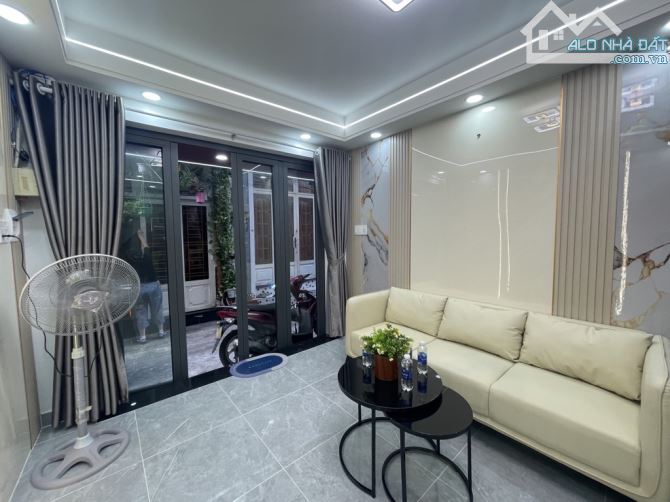 Siêu Phẩm Tân Bình, 2 Tầng , 24m2 , Hẻm Rộng , Nhà Mới Đẹp , Giá chỉ 3.65 Tỷ TL