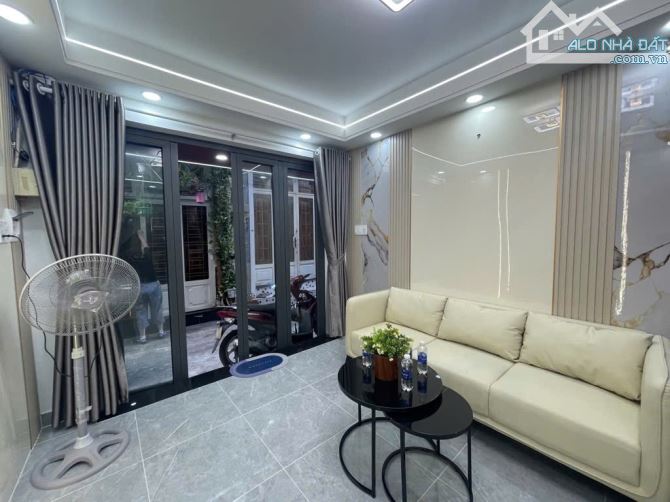 SIÊU PHẨM GẦN CHỢ PHẠM VĂN BẠCH - 2 TẦNG - FULL NỘI THẤT - GIÁ HƠN 3 TỶ XÍU