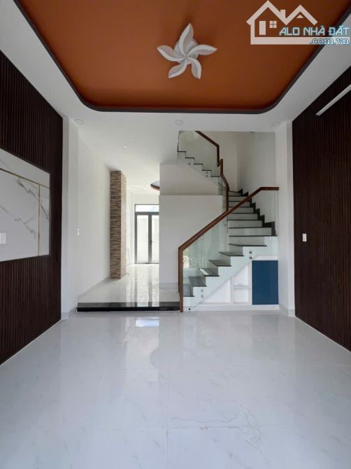 Cực hiếm - Bán nhà 3 tầng mới tinh - Chỉ 5.1 tỷ - Đường 7m vỉa hè -  Vinhomes 3 phút