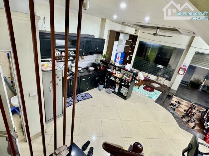 Bán Nhà Việt Hưng 47m2-hơn 7 tỷ-DÂN XÂY-Ô TÔ-FULL NỘI THẤT- GẦN ẶT PHỐ-HÀNG HIẾM-SỔ VUÔNG