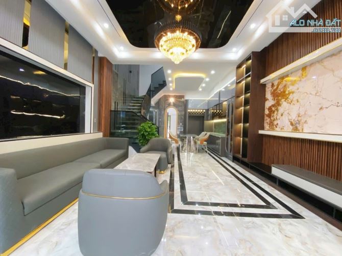 BÁN NHÀ 3 TẦNG MẶT TIỀN HỒ TÙNG MẬU – NGAY BIỂN NGUYỄN TẤT THÀNH – CỰC THOÁNG NHỈNH 11 TỶ