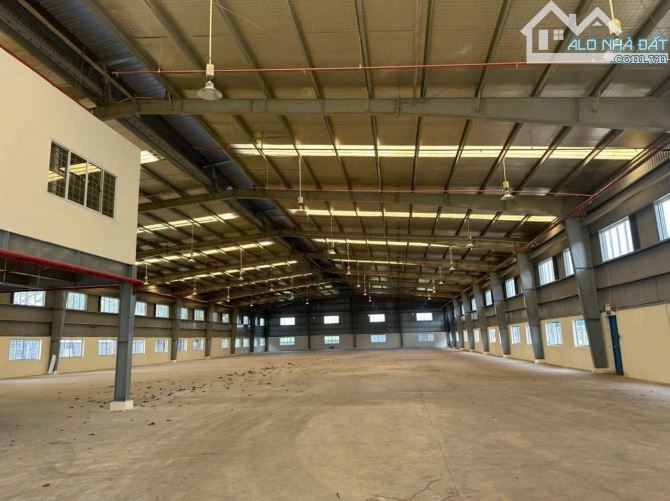 Cho thuê xưởng KV 2000m2, XD 1800m2, PCCC auto, điện 500kwa, Đức Hoà Đông, Đức Hoà, LA