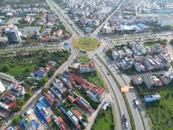 Bán lô đất 83m2 ngang 6m mặt đường Bùi Viện ngay cạnh vòng xuyến Lê Hồng Phong