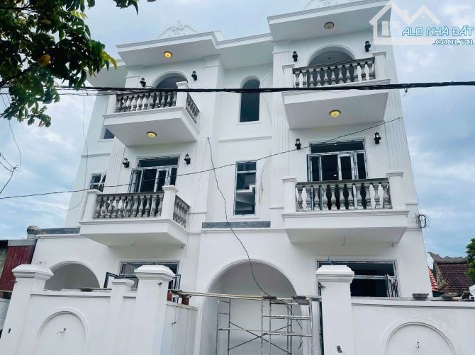 BÁN 2 CĂN NHÀ 3 TẦNG MỚI XÂY FULL NỘI THẤT TTTP HUẾ