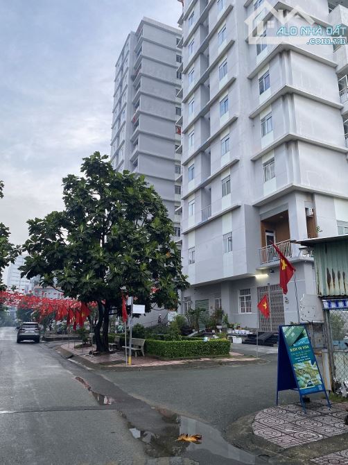 Bán căn hộ Lê Thành sổ hồng lâu dài, không đối cửa, đầy đủ nội nhất, 68m2,2PN,2 ban công