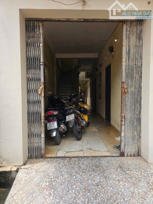 C gái e cần cần bán nhà 3 tầng 15 phòng trọ - KHU 6 Đáp Cầu