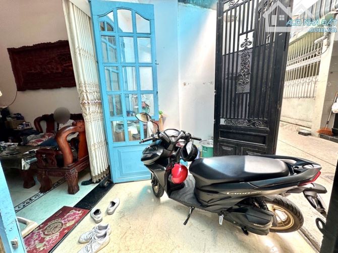 Nhà Mới 2 Tầng, Phạm Văn Bạch, Tân Bình, DT 4.2 x 15, Giá chỉ 5,1 Tỷ TL
