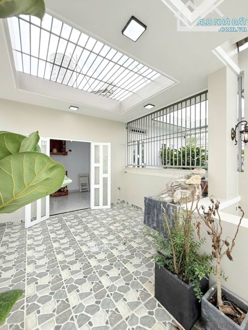 BÁN NHÀ MẶT TIỀN BÌNH TÂN - 4X16M - 4 TẦNG - KHU TÊN LỬA, AEON MAL