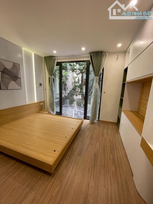🏠 BÁN NHÀ LÔ GÓC SIÊU ĐẸP – HOÀNG HOA THÁM – 32M² x 6 TẦNG – GIÁ 7.69 TỶ – TẶNG FULL NỘI