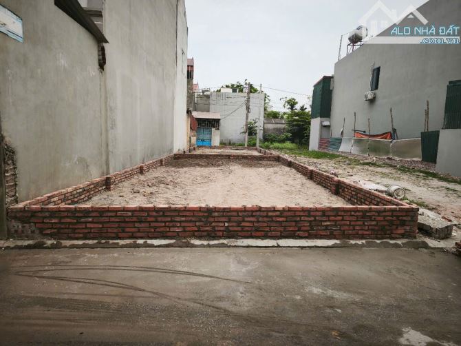 BÁN ĐẤT LỖ GIAO - VIỆT HÙNG - DT 76,6M - GIÁ 73,5 TR/ M