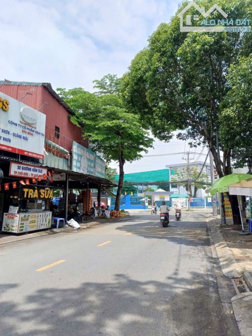 Bán nhà MT đường 442 Tăng Nhơn Phú A 437.7.m2 giá 33 tỷ