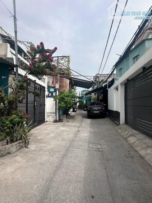 Nhà 3  tầng hẻm 1/ Nguyễn Văn Quá, DT 7,2x20 nỡ hậu 11,2m Giá 8,2 tỷ còn TL