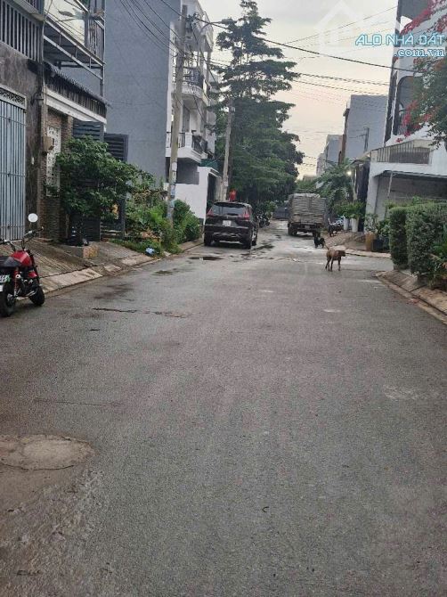 SIÊU PHẨM NHÀ 3TẦNG FULL NỘI THẤT CHỈ XÁCH VALI VỀ Ở,DT58M SÁT CHỢ LONG TRƯỜNG,HẺM 8M Q9