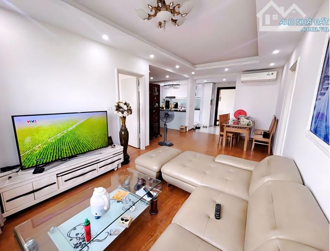 BÁN GẤP! Nhà mặt phố Phó Đức Chính, Ba Đình 85m2 x 3T, MT 5.5m, lô góc, gần hồ Tây