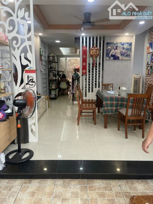 ĐỊNH CƯ Bán Nhà Đẹp 4 Tầng Xe Hơi Thông Lý Chính Thắng, 35m2, 7.1 Tỷ