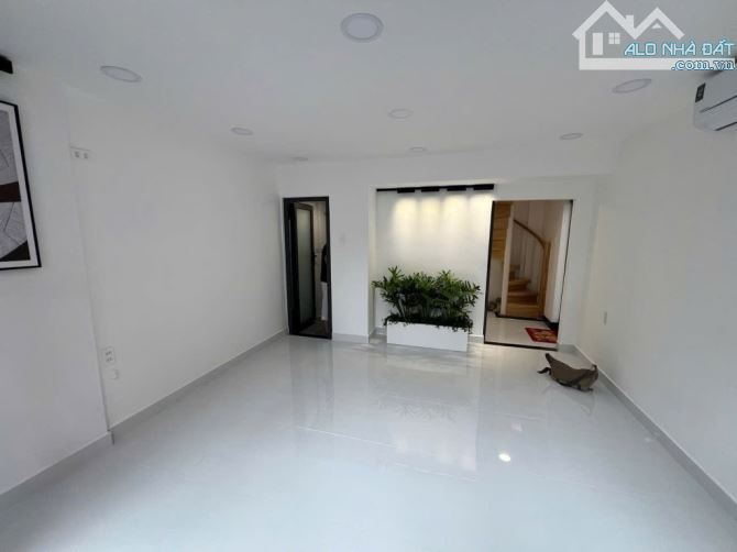 NHÀ MỚI ĐẸP – MẶT TIỀN CÔ GIANG, P.2, PHÚ NHUẬN – 26 m² – GIÁ 7,4 TỶ