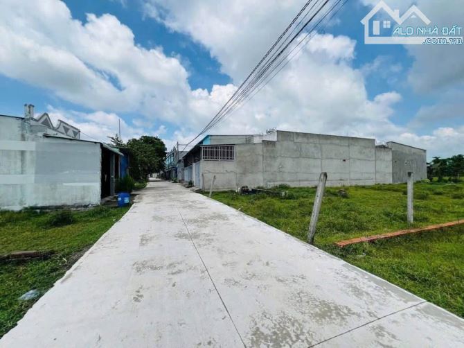 CHỦ KẸT TIỀN BÁN GẤP LÔ ĐẤT 140M2-XÂY TRỌ-GẦN CHỢ MỸ HẠNH NAM-GIÁ TỐT