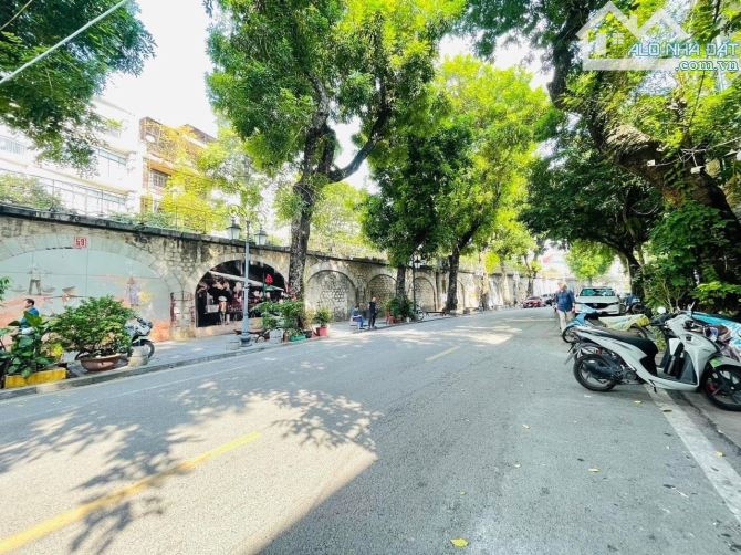 Bán Nhà Mặt Phố Phùng Hưng Hoàn Kiếm 104m2-4T MT5,5m 1 SỔ 1 CHỦ 94 Tỷ Có Thương Lượng.