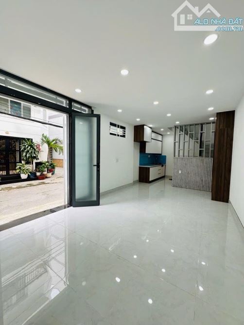 Nhà Bình Thạnh 40m2 Nơ Trang Long 4 Tầng - Hẻm Xe Hơi - An Ninh - 8.6 Tỷ