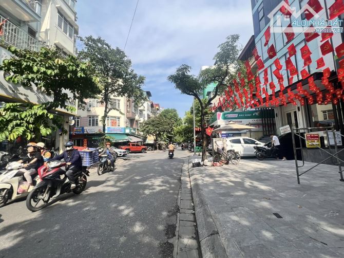Cầu GIấy-Trung Kính phân lô gara ô tô 7 chỗ thông kinh doanh nhà đẹp sổ đẹp 75m hơn 22 tỷ