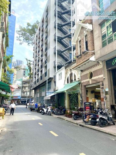 MẶT TIỀN QUẬN 1- KỀ CHỢ BẾN THÀNH, 60M2, 2 TẦNG, 26 TỶ THƯƠNG LƯỢNG.