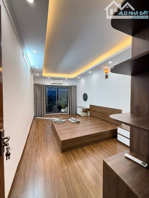 BÁN NHÀ MỚI 5 TẦNG, Ô TÔ ĐỖ CỬA, THOÁNG TRƯỚC SAU, CỰ KHỐI LONG BIÊN, GIÁ 6.15 TỶ