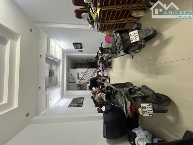 Nhà 4 Tầng - Hẻm ôtô, DT 4x20= 89m² , Tân Phú Giáp Tân Bình