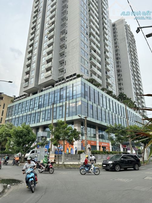 THÀNH THÁI - QUẬN 10 - HẺM TO HƠN ĐƯỜNG - KINH DOANH ĐỈNH - NGANG 8M - CHỈ NHỈNH 5.x